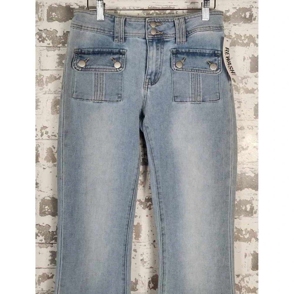 Forever‎ 21 Rewash Flare Jeans 8 Light Wash Denim Square Pockets Retro Style